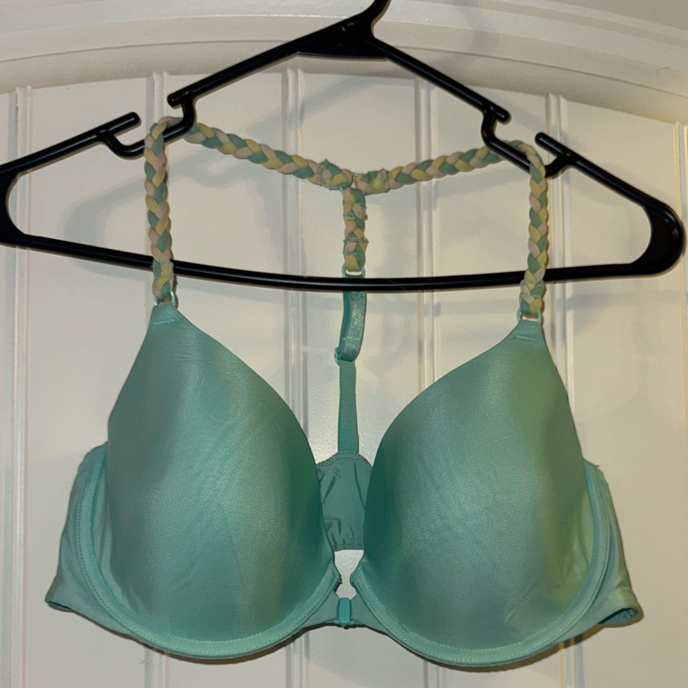 Victoria Secret Bra. Clasps in front